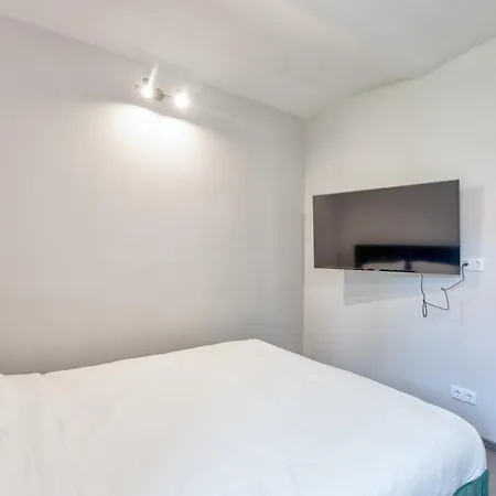 Stylish Flat With Heated Floors And Private Parking * Riga