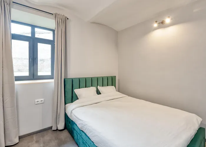 Apartment Stylish Flat With Heated Floors And Private Parking